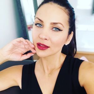 Meet your Posher, Simona